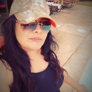 Meet your Posher, Becky